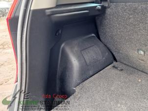 Używane Tapicerka pokrywy bagaznika lewa Nissan Note (E12) 1.2 DIG-S 98 Cena na żądanie oferowane przez Kleine Staarman B.V. Autodemontage