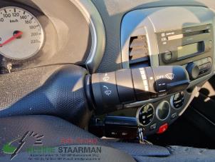 Gebrauchte Scheibenwischer Schalter Nissan Micra C+C (K12) 1.6 16V Preis auf Anfrage angeboten von Kleine Staarman B.V. Autodemontage