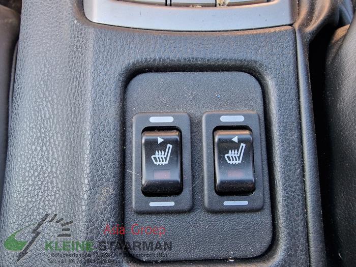 Seat heating switch from a Toyota GT 86 (ZN) 2.0 16V 2013