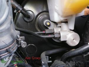 Used Master cylinder Hyundai Kona (OS) 1.0 T-GDI 12V Price on request offered by Kleine Staarman B.V. Autodemontage