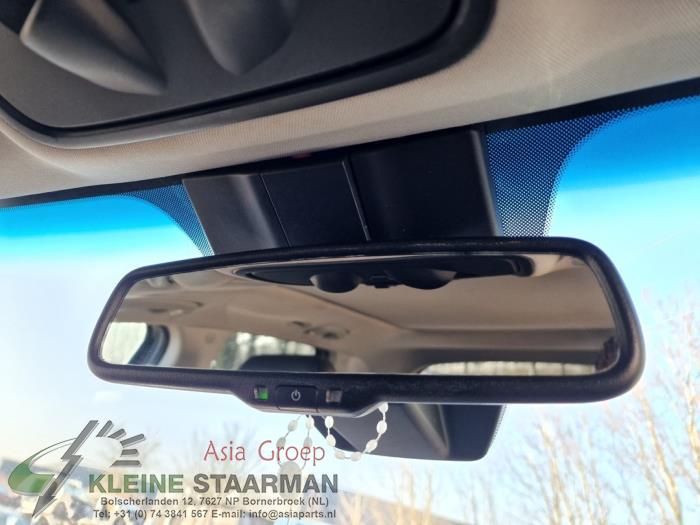 Rear view mirror from a Kia Sorento III (UM) 2.2 CRDi 16V VGT 4x4 2016