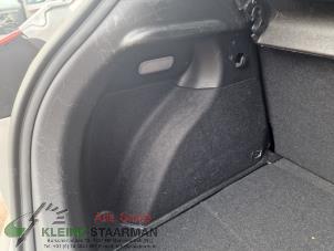 Usagé Revêtement coffre gauche Hyundai i20 (GBB) 1.2i 16V Prix sur demande proposé par Kleine Staarman B.V. Autodemontage