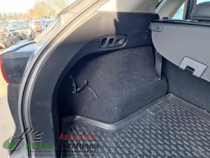 Gebrauchte Kofferraum Verkleidung links Mazda CX-5 (KF) 2.2 SkyActiv-D 150 16V 2WD Preis auf Anfrage angeboten von Kleine Staarman B.V. Autodemontage
