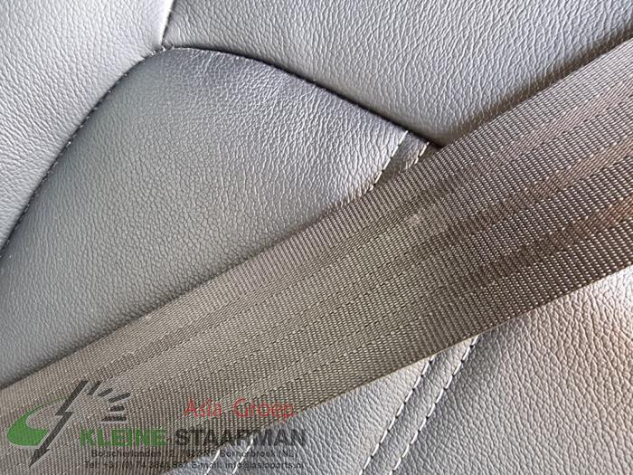 Rear seatbelt, right from a Kia Sportage (SL) 1.7 CRDi 16V 4x2 2016