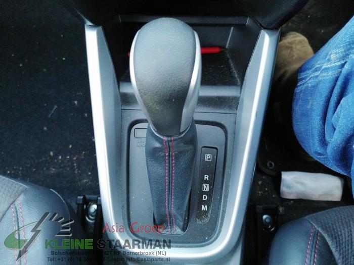 Palanca selectora automática de un Suzuki Vitara (LY/MY) 1.4 S Turbo 16V AllGrip 2018