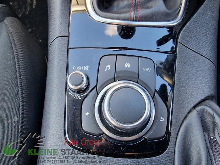 Panel obslugi nawigacji z Mazda 3 (BM/BN) 2.0 SkyActiv-G 120 16V 2015