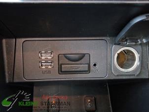 Używane Czytnik kart SD Mazda 3 (BM/BN) 2.0 SkyActiv-G 120 16V Cena na żądanie oferowane przez Kleine Staarman B.V. Autodemontage