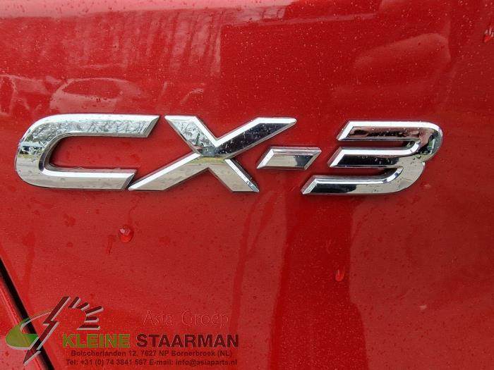 Zestaw amortyzatorów gazowych tylnej klapy z Mazda CX-3 2017