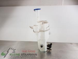 Used Front windscreen washer reservoir Kia Proceed (CD) 1.6 T-GDI 16V DCT Price on request offered by Kleine Staarman B.V. Autodemontage