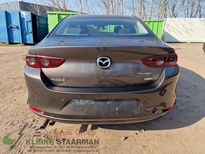 Panneau arrière tôlerie d'un Mazda 3 (BP) 2.0 SkyActiv-X 180 M Hybrid 16V 2019