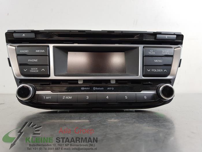 Radio CD Spieler van een Hyundai i20 (GBB) 1.2i 16V 2016