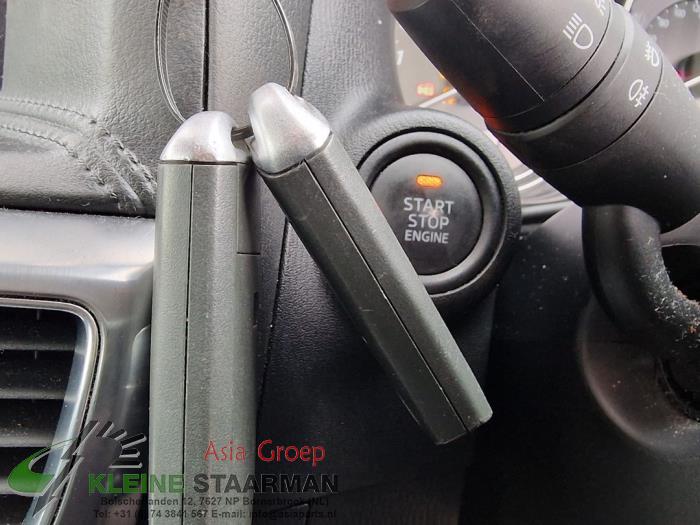 Ignition lock + computer from a Mazda CX-5 (KE,GH) 2.2 Skyactiv D 16V High Power 4WD 2016