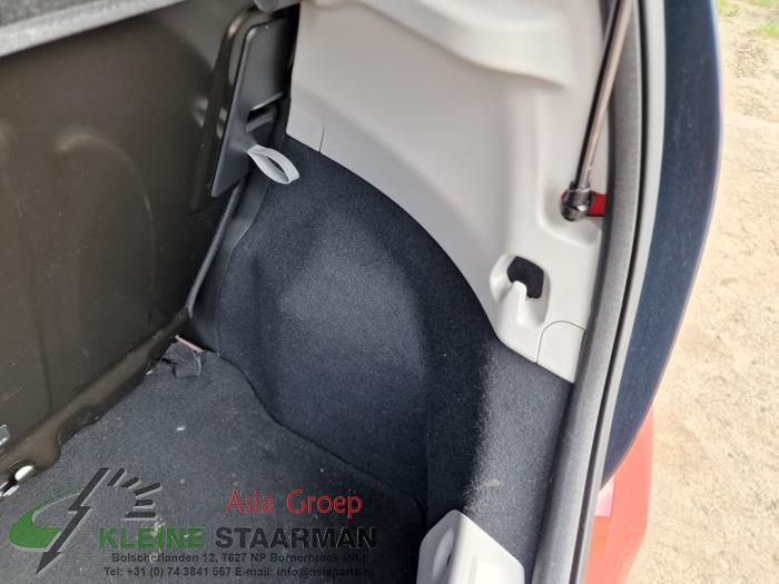 Tapizado de maletero derecha de un Toyota Aygo (B40) 1.0 12V VVT-i 2018