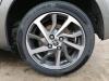 Llanta y neumático de un Toyota Yaris III (P13), 2010 / 2020 1.5 16V Hybrid, Hatchback, Eléctrico Gasolina, 1.497cc, 74kW (101pk), FWD, 1NZFXE, 2015-04 / 2017-03, NHP13 2017