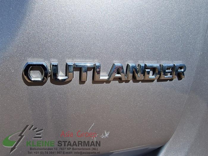 Rear upper wishbone, left from a Mitsubishi Outlander (GF/GG) 2.2 DI-D 16V Clear Tec 4x4 2015