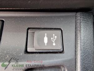 Used AUX / USB connection Toyota Auris (E18) 1.8 16V Hybrid Price on request offered by Kleine Staarman B.V. Autodemontage