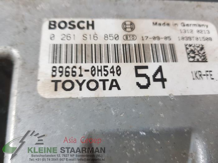 Zündschloss + Steuergerät van een Toyota Aygo (B40) 1.0 12V VVT-i 2018