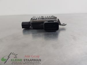 Usados Relé aleta refrigeración Kia Rio IV (YB) 1.0i T-GDi 100 12V Precio de solicitud ofrecido por Kleine Staarman B.V. Autodemontage