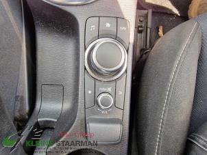 Gebrauchte Navigation Bedienfeld Mazda 2 (DJ/DL) 1.5 SkyActiv-G 90 Preis auf Anfrage angeboten von Kleine Staarman B.V. Autodemontage