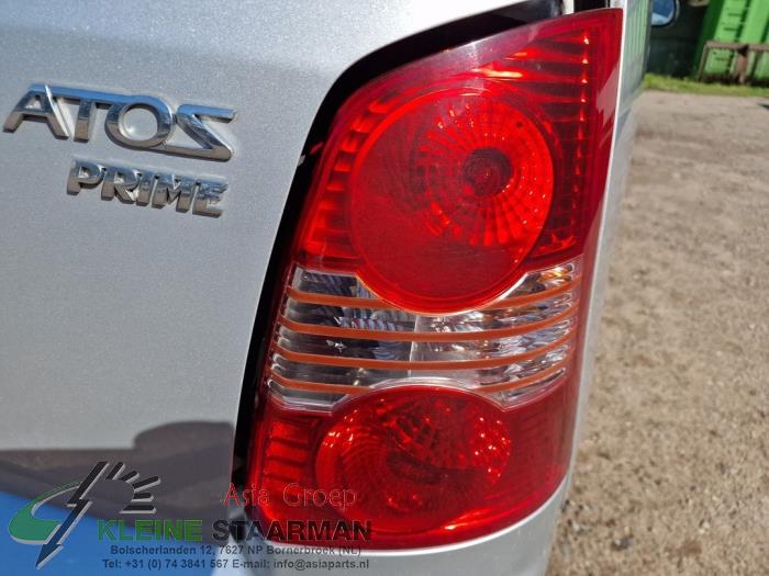 Taillight, right from a Hyundai Atos 1.1 12V 2005