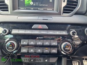 Used Radio control panel Kia Sportage (QL) 1.6 T-GDI 177 16V 4x4 Price on request offered by Kleine Staarman B.V. Autodemontage