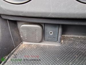 Gebrauchte AUX / USB-Anschluss Mazda MX-5 (NC18/1A) 1.8i 16V Preis auf Anfrage angeboten von Kleine Staarman B.V. Autodemontage