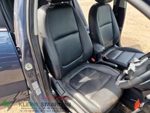 Used Seat, right Kia Rio IV (YB) 1.0i T-GDi 100 12V Price on request offered by Kleine Staarman B.V. Autodemontage