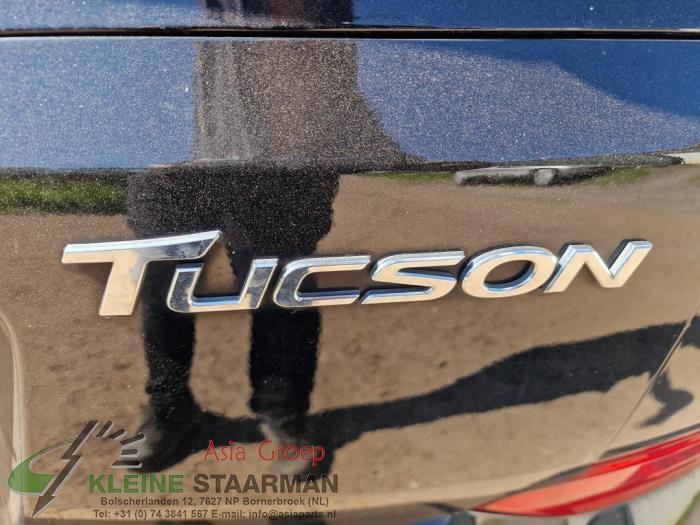 Batterieträger van een Hyundai Tucson (TL) 1.7 CRDi 16V 2016