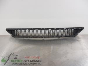 Used Grille Hyundai Tucson (TL) 1.7 CRDi 16V Price on request offered by Kleine Staarman B.V. Autodemontage
