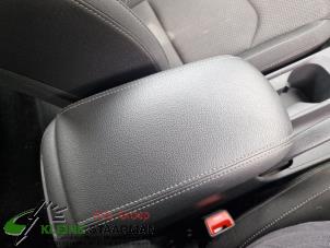 Used Armrest Hyundai i30 (PDEB5/PDEBB/PDEBD/PDEBE) 1.4 T-GDI 16V Price on request offered by Kleine Staarman B.V. Autodemontage