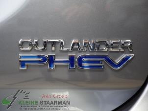 Usados Bisagra de capó Mitsubishi Outlander (GF/GG) 2.4 16V PHEV 4x4 Precio de solicitud ofrecido por Kleine Staarman B.V. Autodemontage