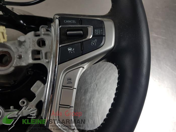 Steering wheel from a Mitsubishi Outlander (GF/GG) 2.4 16V PHEV 4x4 2018