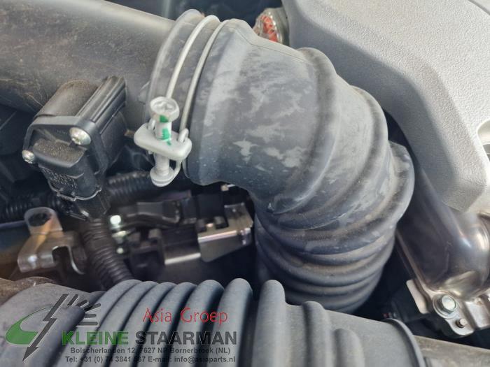 Air intake hose from a Mitsubishi Outlander (GF/GG) 2.4 16V PHEV 4x4 2018