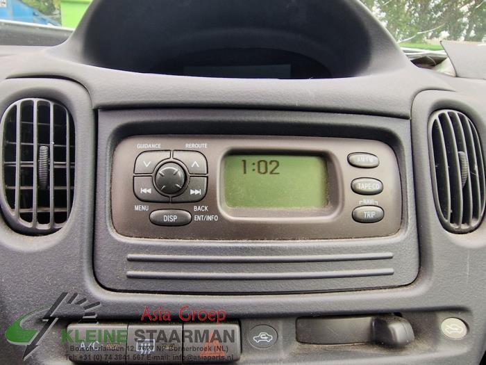 Radio from a Toyota Yaris Verso (P2) 1.3 16V 2005