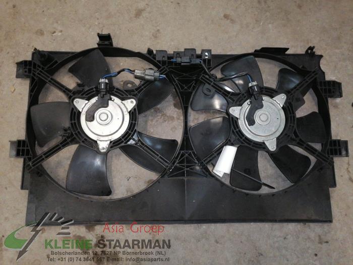 Cooling fan housing from a Mitsubishi Outlander (CW) 2.0 16V 4x2 2010