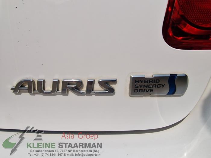Boîte à fusibles d'un Toyota Auris (E15) 1.8 16V HSD Full Hybrid 2012