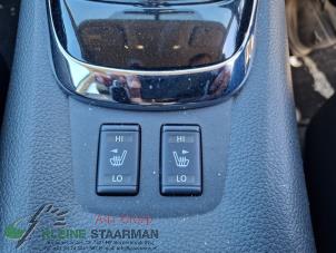 Gebrauchte Sitzheizung Schalter Nissan Pulsar (C13) 1.2 12V DIG-T Preis auf Anfrage angeboten von Kleine Staarman B.V. Autodemontage