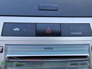 Usados Interruptor de luz de pánico Toyota Corolla Verso (R10/11) 1.6 16V VVT-i Precio de solicitud ofrecido por Kleine Staarman B.V. Autodemontage