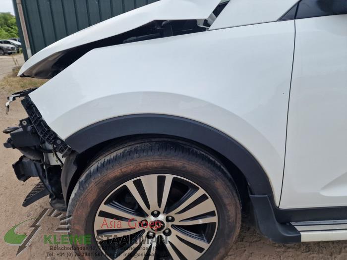 Front wing, left from a Kia Sportage (SL) 1.7 CRDi 16V 4x2 2015