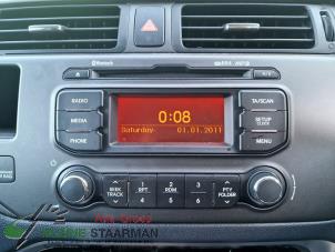 Używane Radioodtwarzacz CD Kia Rio III (UB) 1.2 CVVT 16V Cena na żądanie oferowane przez Kleine Staarman B.V. Autodemontage
