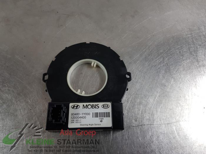 Sensor de ángulo de dirección de un Kia Sorento III (UM) 2.2 CRDi 16V VGT 4x4 2016