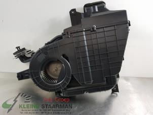 Used Heater housing Kia Sorento III (UM) 2.2 CRDi 16V VGT 4x4 Price on request offered by Kleine Staarman B.V. Autodemontage