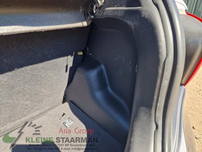 Tapizado de maletero derecha de un Hyundai i10 (B5) 1.0 12V 2018