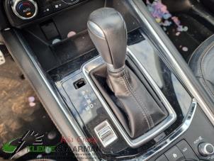 Używane Dzwignia wyboru automatycznej skrzyni biegów Mazda CX-5 (KF) 2.0 SkyActiv-G 160 16V 4WD Cena na żądanie oferowane przez Kleine Staarman B.V. Autodemontage