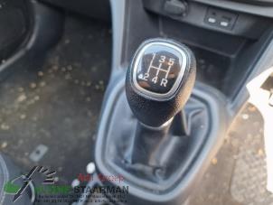 Usados Botón de palanca Hyundai i10 (B5) 1.2 16V Precio de solicitud ofrecido por Kleine Staarman B.V. Autodemontage
