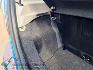 Używane Tapicerka pokrywy bagaznika lewa Toyota Aygo (B10) 1.0 12V VVT-i Cena na żądanie oferowane przez Kleine Staarman B.V. Autodemontage