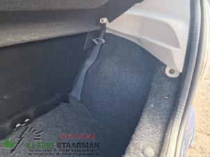 Usados Tapizado de maletero derecha Toyota Aygo (B10) 1.0 12V VVT-i Precio de solicitud ofrecido por Kleine Staarman B.V. Autodemontage