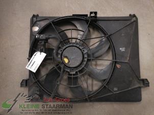 Used Cooling fan housing Kia Carens III (FG) 2.0i CVVT 16V Price on request offered by Kleine Staarman B.V. Autodemontage