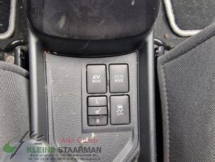 Usados Interruptor de calefactor de asiento Toyota Yaris III (P13) 1.5 16V Hybrid Precio de solicitud ofrecido por Kleine Staarman B.V. Autodemontage
