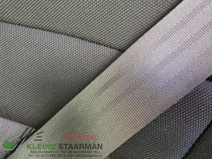 Rear seatbelt, right from a Kia Sportage (SL) 1.6 GDI 16V 4x2 2015